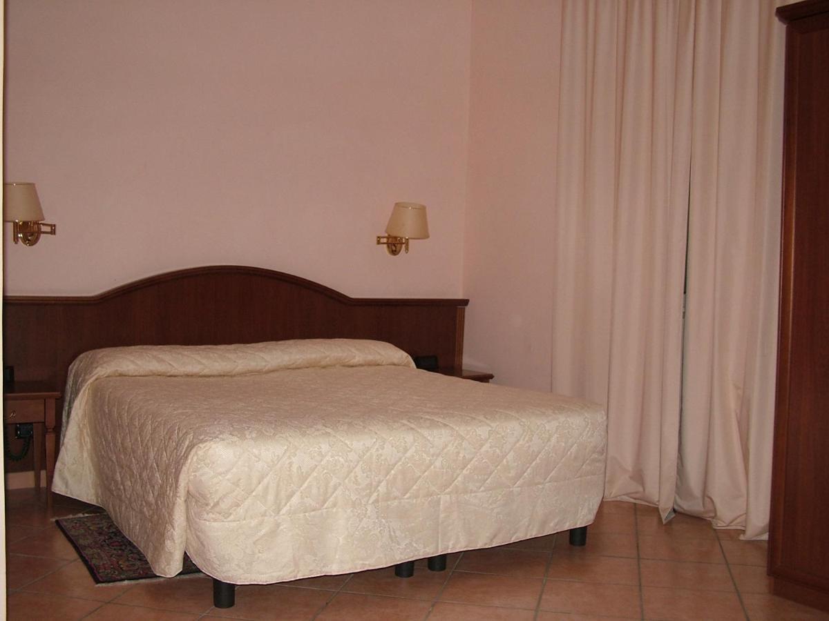 רומא Hotel San Marco מראה חיצוני תמונה