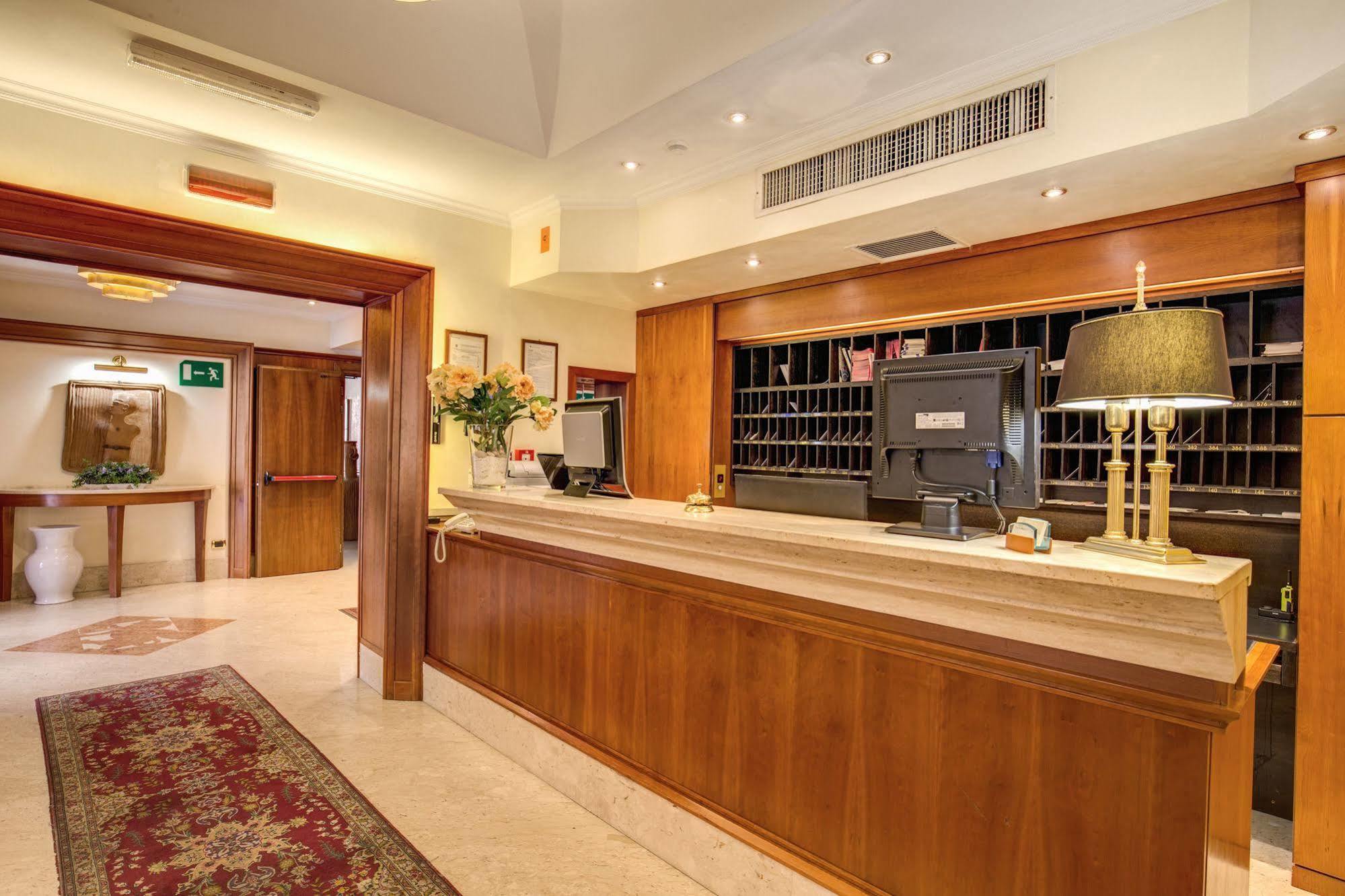 רומא Hotel San Marco מראה חיצוני תמונה